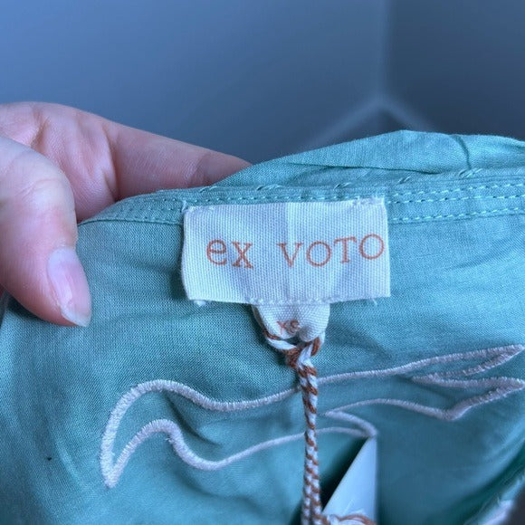 Ex Voto 100% Cotton Chloe Short Sleeve Blouse in Green