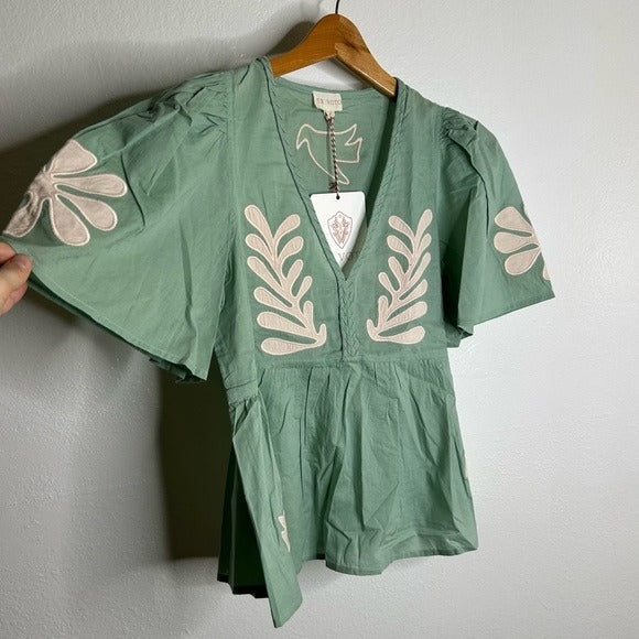 Ex Voto Ex Voto 100% Cotton Chloe Short Sleeve Blouse in Green - Cotton