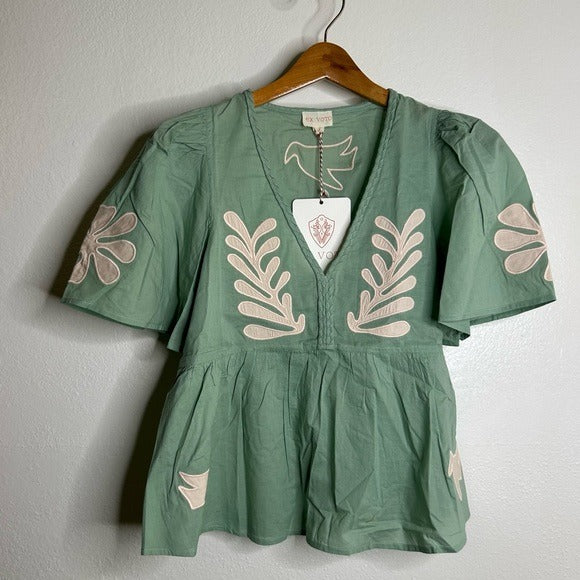 Ex Voto 100% Cotton Chloe Short Sleeve Blouse in Green