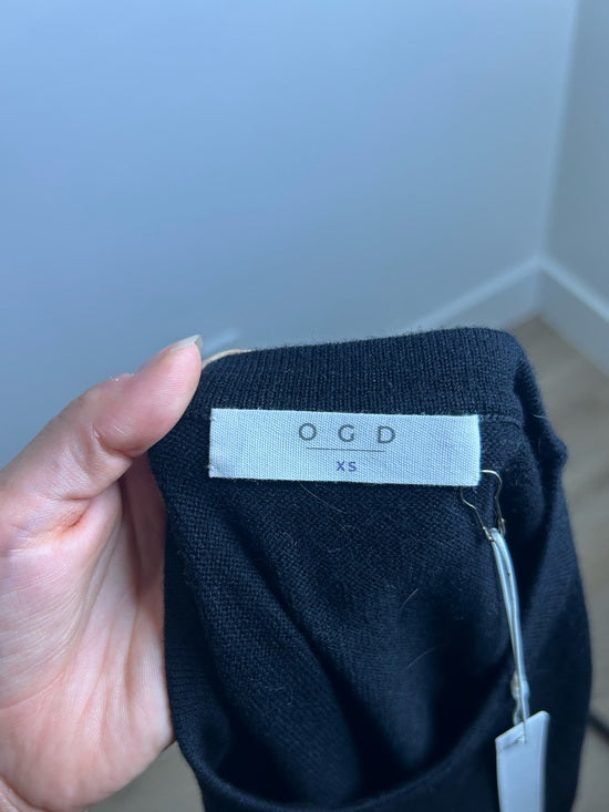 One Grey Day 100% Merino Wool Fine Knit Black Crew Neck Pullover Sweater
