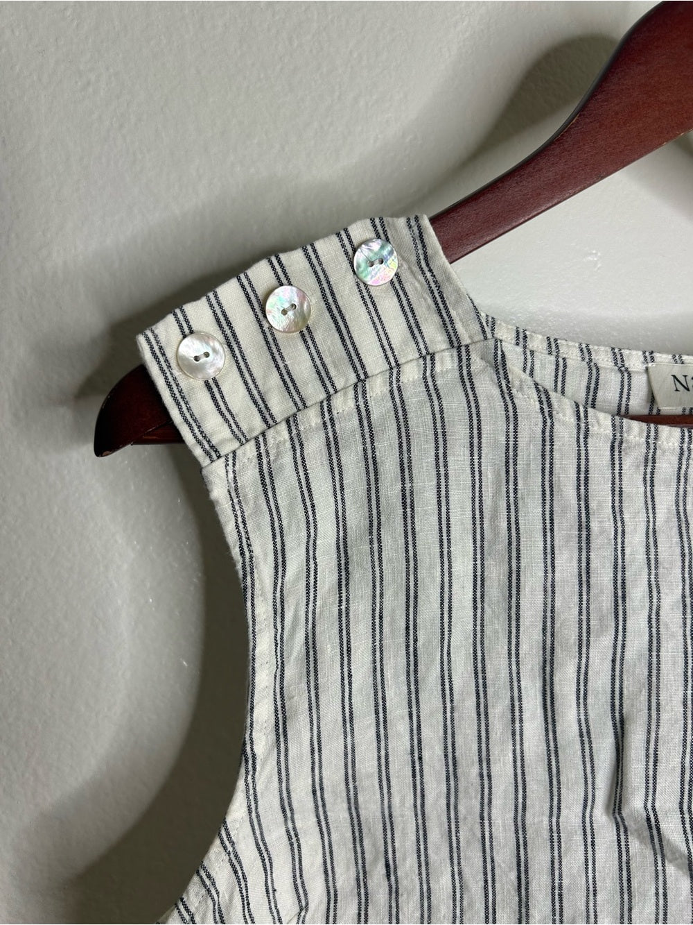Nation LA 100% Linen White Blue Striped Cropped Tank Top Shell Button Detail