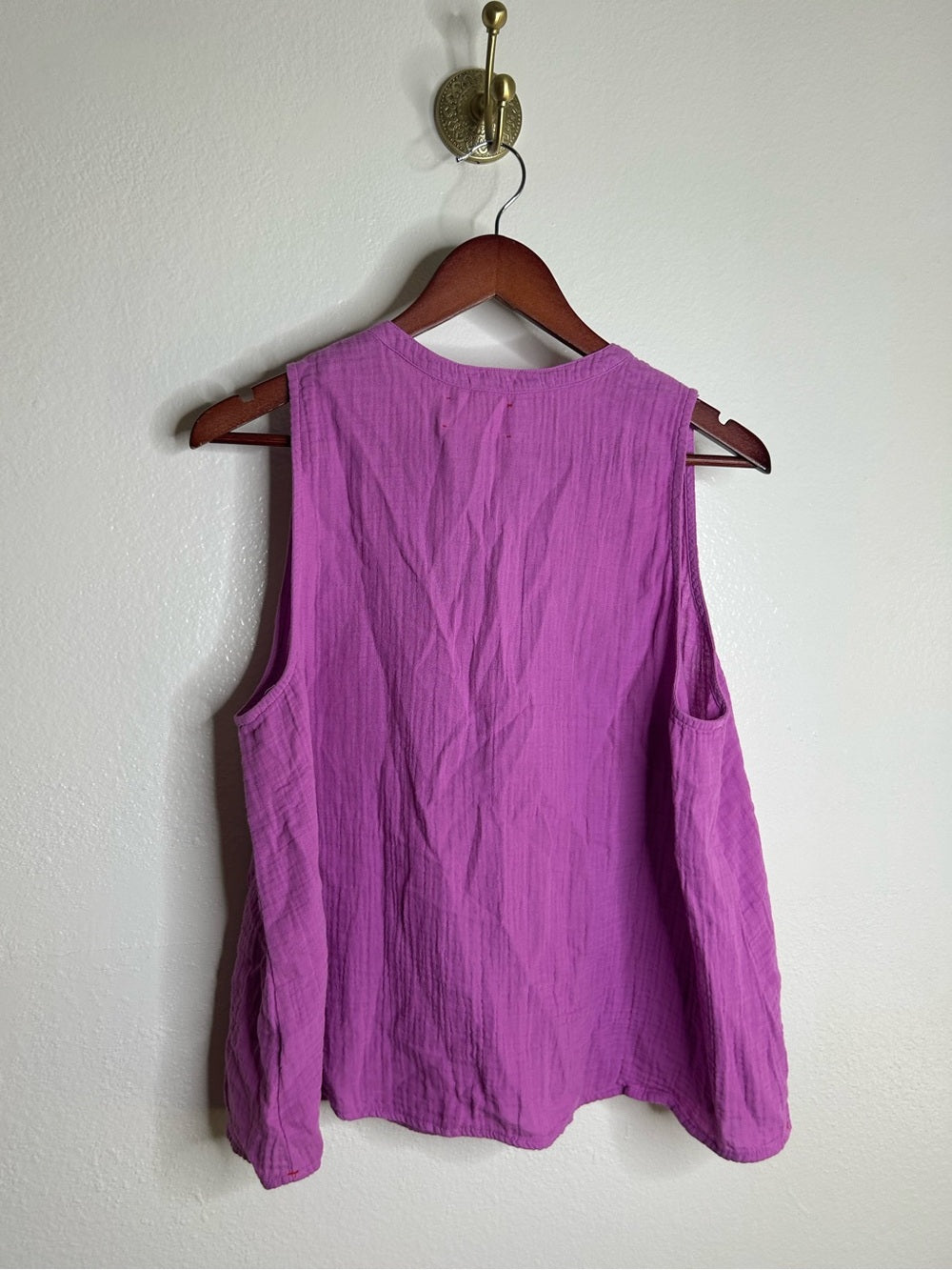 Xirena 100% Cotton Tish Button Down Tank Top in Purple Orchid