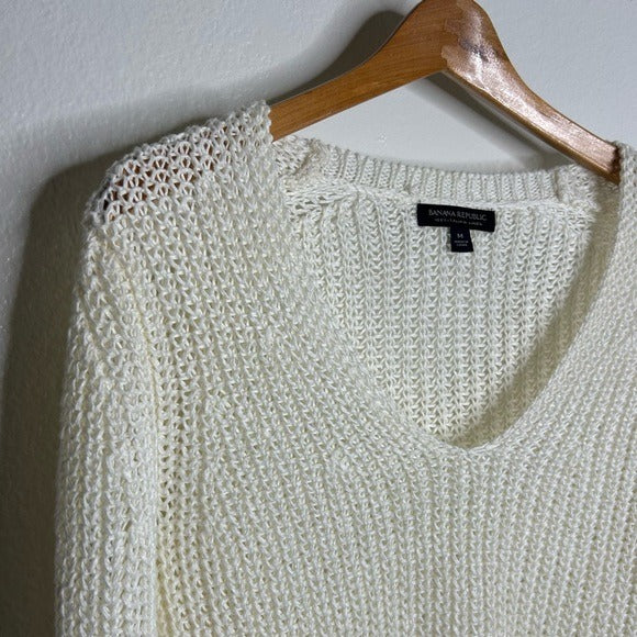 Banana Republic 100% Italian Linen Thick Knit Cream V - Neck Pullover Sweater