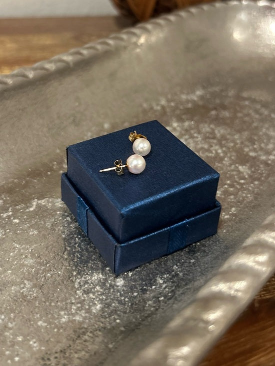 14K Gold Small Pearl Stud Earrings