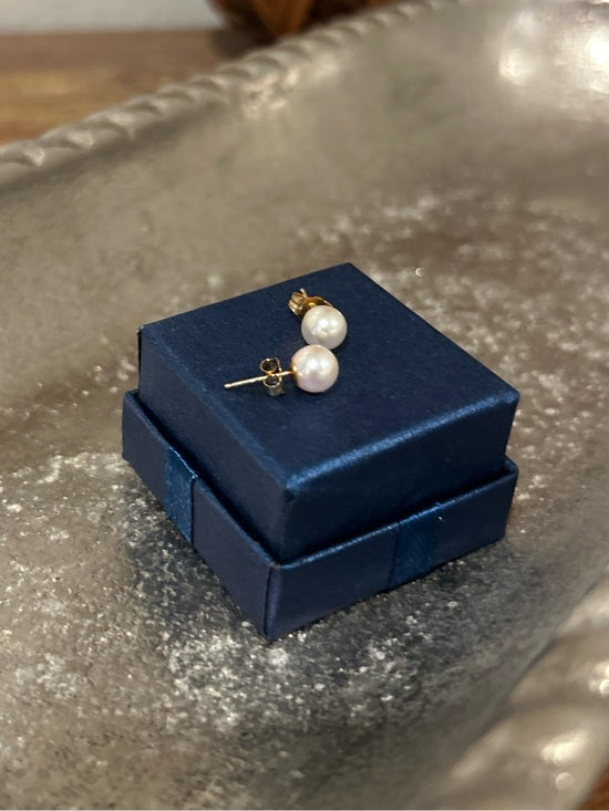14K Gold Small Pearl Stud Earrings
