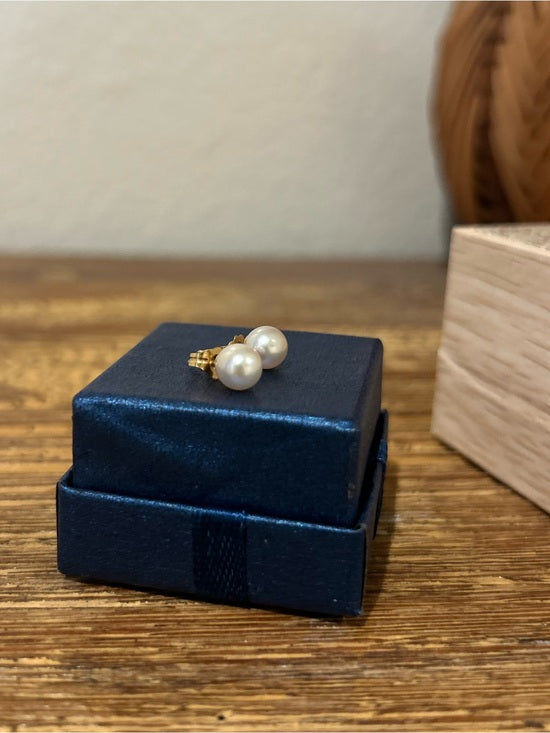 14K Gold Small Pearl Stud Earrings