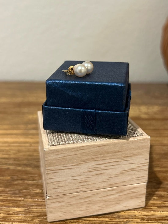 14K Gold Small Pearl Stud Earrings