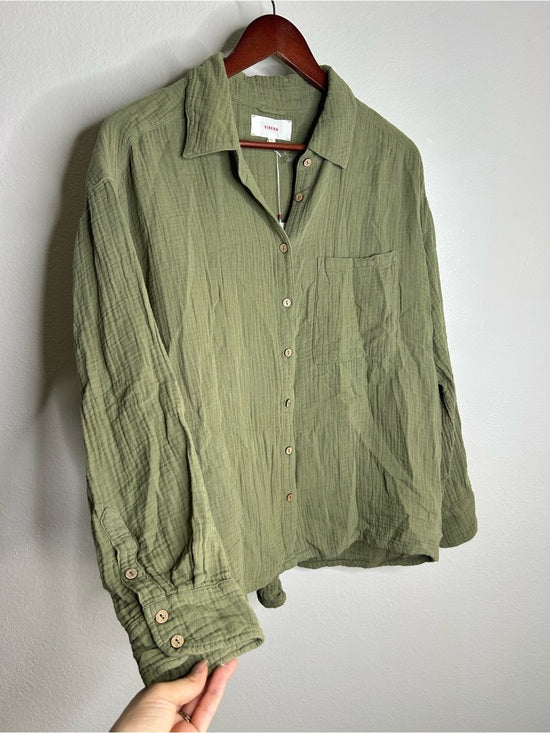 XiRENA Xirena 100% Cotton Gauze Tyler Shirt in Dark Seagrass - Cotton