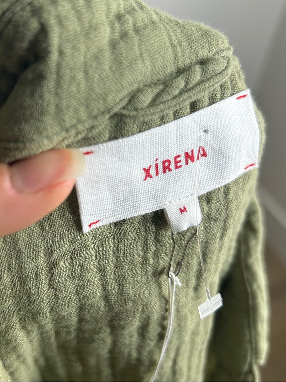 Xirena 100% Cotton Gauze Tyler Shirt in Dark Seagrass