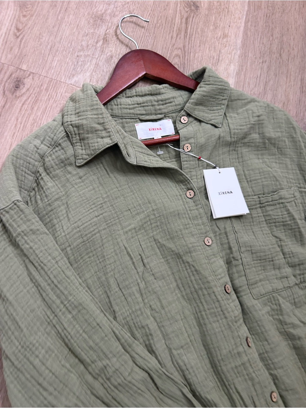 XiRENA Xirena 100% Cotton Gauze Tyler Shirt in Dark Seagrass - Cotton