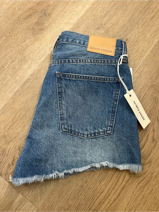 Aritzia Denim Forum 100% Cotton Denim The Ex - Boyfriend High Rise Short