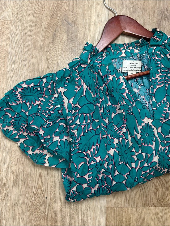 Trovata 100% Cotton Teal Floral Short Flutter Sleeve Clover Blouse