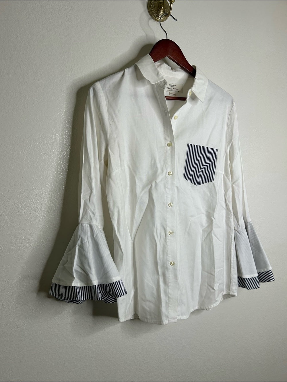 Trovata Trovata 100% Cotton White Two Tone Button Down Tulip Sleeve Ruffle Hem Top
