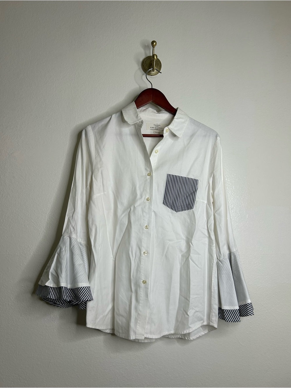 Trovata Trovata 100% Cotton White Two Tone Button Down Tulip Sleeve Ruffle Hem Top