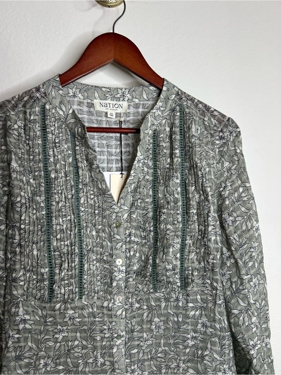 Nation LA 100% Cotton Floral Sage Green Button Down Lightweight Blouse