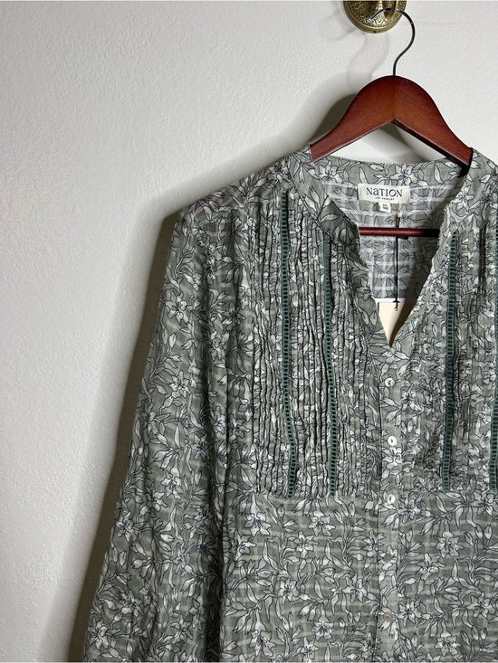 Nation LA 100% Cotton Floral Sage Green Button Down Lightweight Blouse