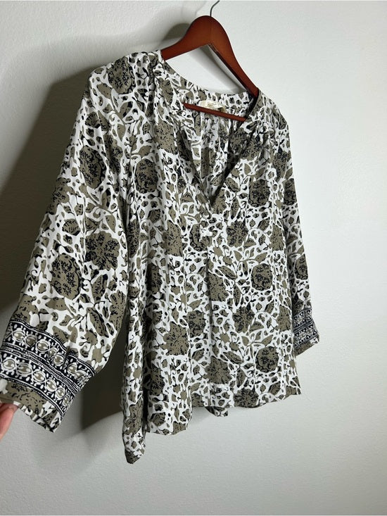 Natalie Martin 100% Silk Neutral Floral Long Sleeve Relaxed Fit Blouse