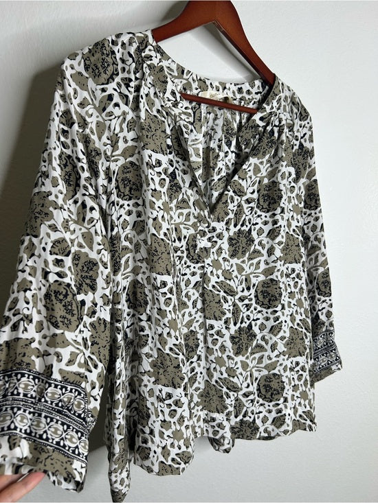 Natalie Martin 100% Silk Neutral Floral Long Sleeve Relaxed Fit Blouse