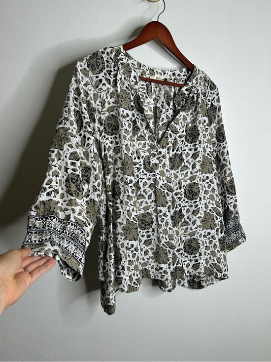 Natalie Martin 100% Silk Neutral Floral Long Sleeve Relaxed Fit Blouse