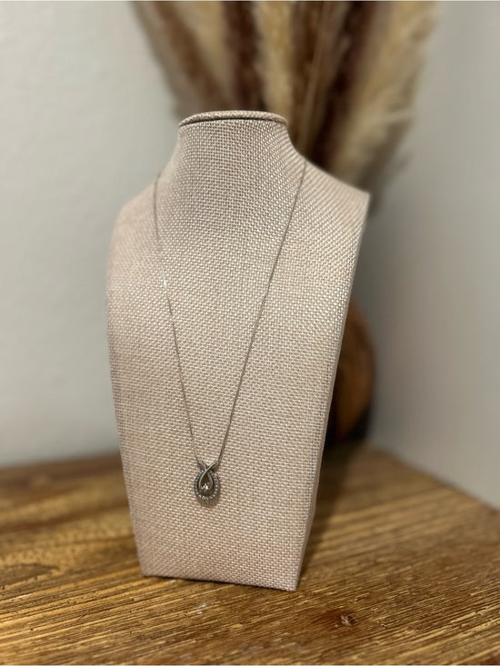 Jewelry 925 Sterling Silver Diamond Accent Pendant 18 in Chain Necklace