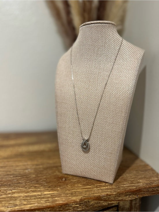 925 Sterling Silver Diamond Accent Pendant 18 in Chain Necklace