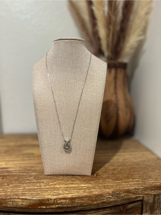 925 Sterling Silver Diamond Accent Pendant 18 in Chain Necklace