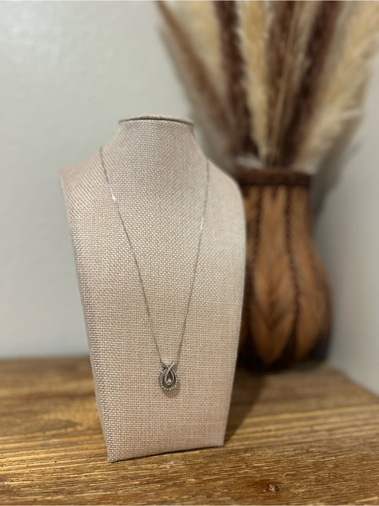 Jewelry 925 Sterling Silver Diamond Accent Pendant 18 in Chain Necklace
