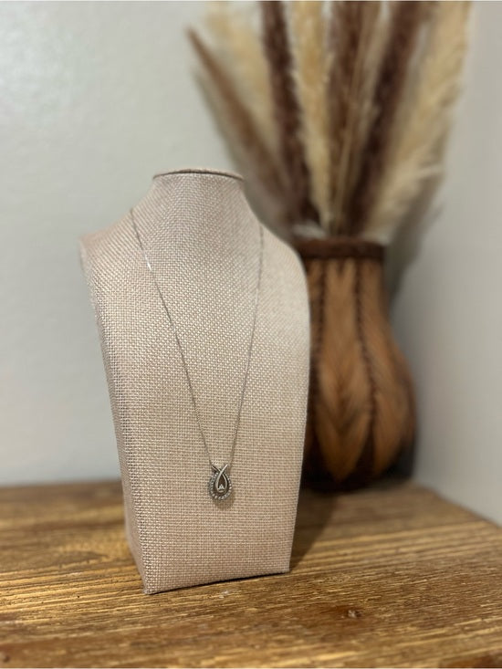Jewelry 925 Sterling Silver Diamond Accent Pendant 18 in Chain Necklace