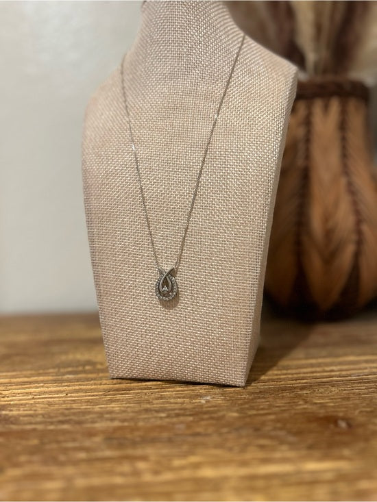 925 Sterling Silver Diamond Accent Pendant 18 in Chain Necklace