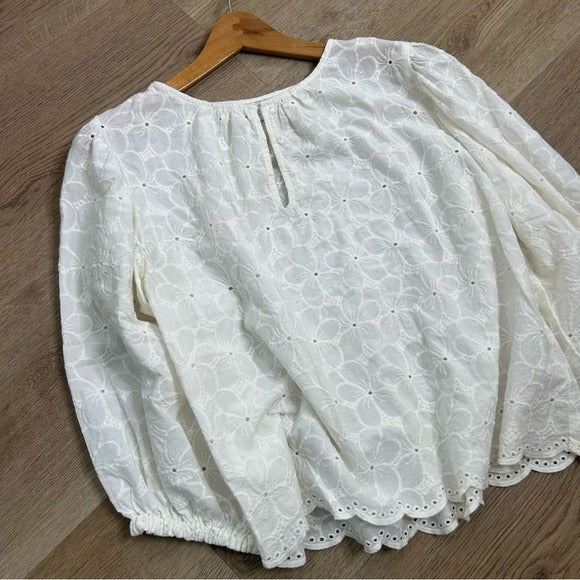 Velvet by Graham &amp;amp; Spencer Velvet by Graham &amp;amp; Spencer 100% Cotton Floral Embrodiered Peasant Blouse Cream - Cotton