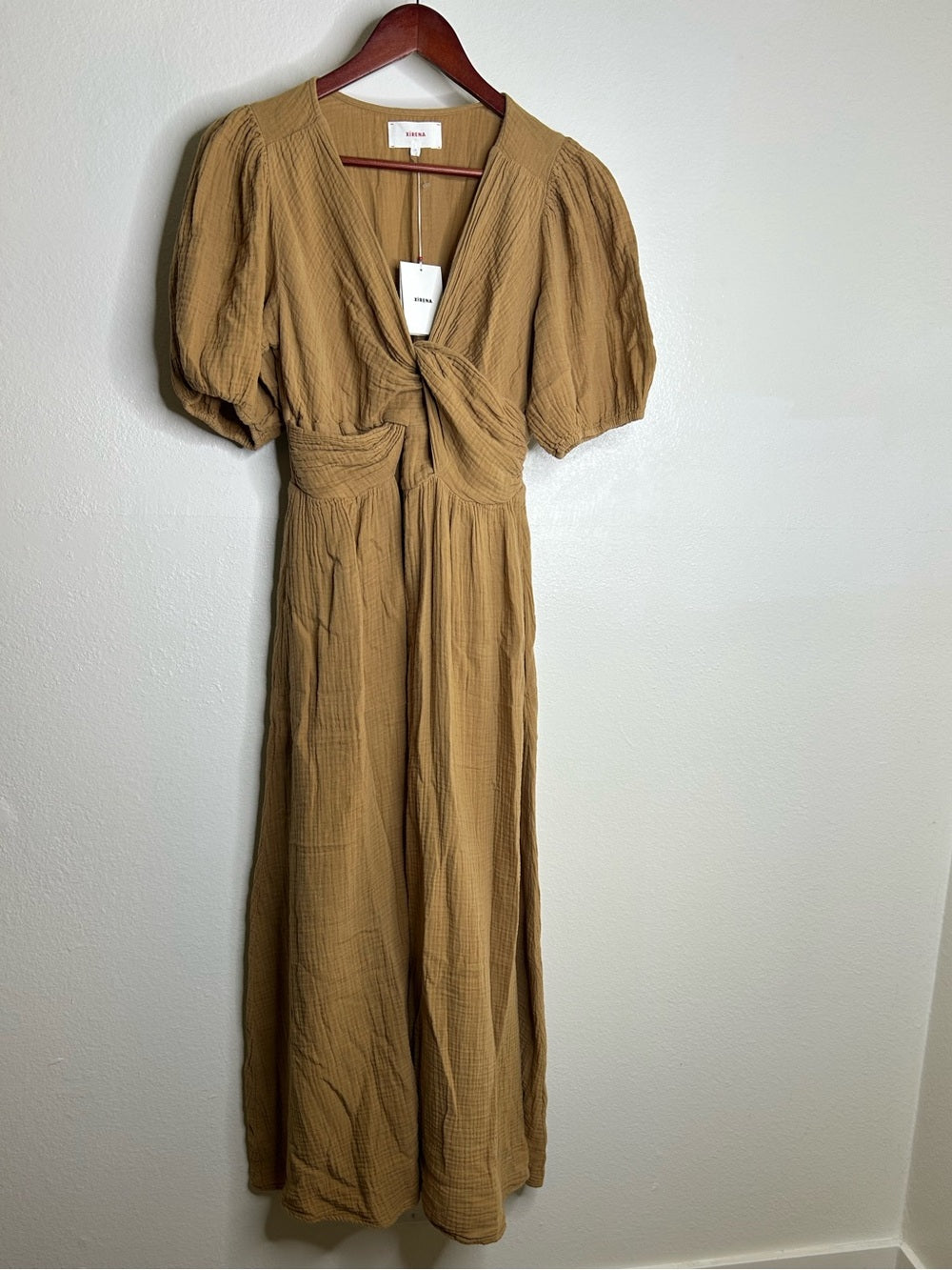 XiRENA Xirena 100% Cotton Lawsyn Twist Front Short Sleeve Midi Dress in Chester - Cotton