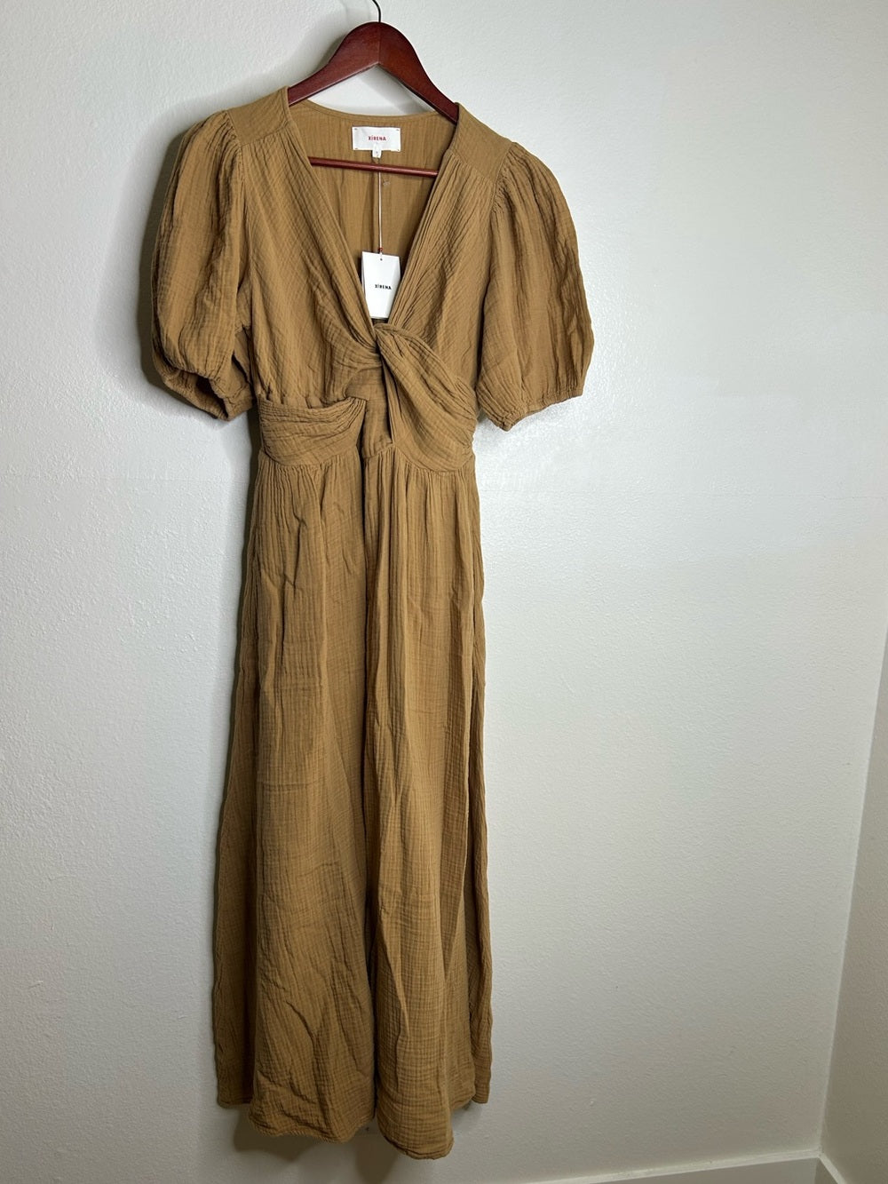 XiRENA Xirena 100% Cotton Lawsyn Twist Front Short Sleeve Midi Dress in Chester - Cotton