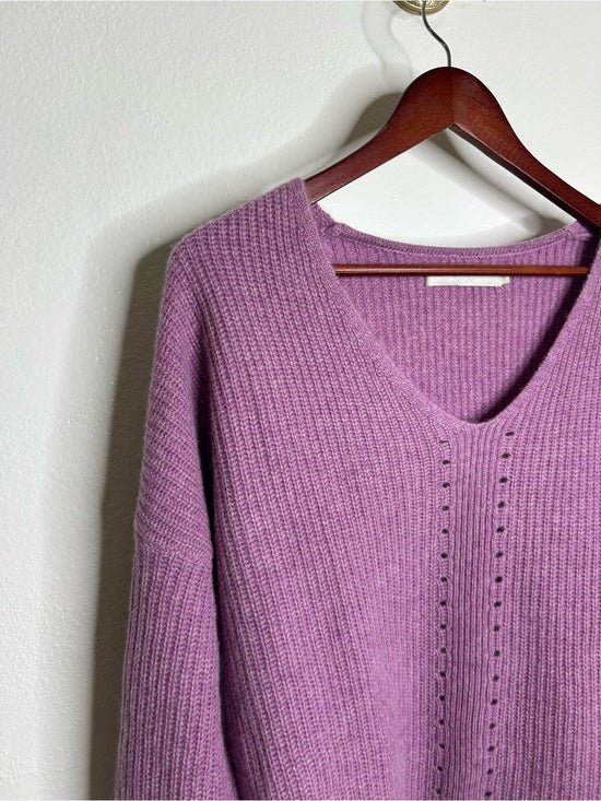 One Grey Day OGD 100% Cashmere Thick Knit Textured V - Neck Lavender Purple Sweater - Cashmere
