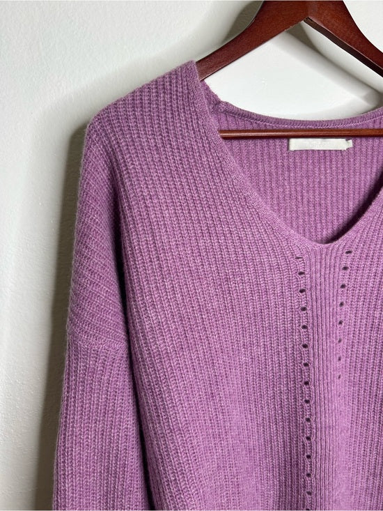 OGD 100% Cashmere Thick Knit Textured V - Neck Lavender Purple Sweater