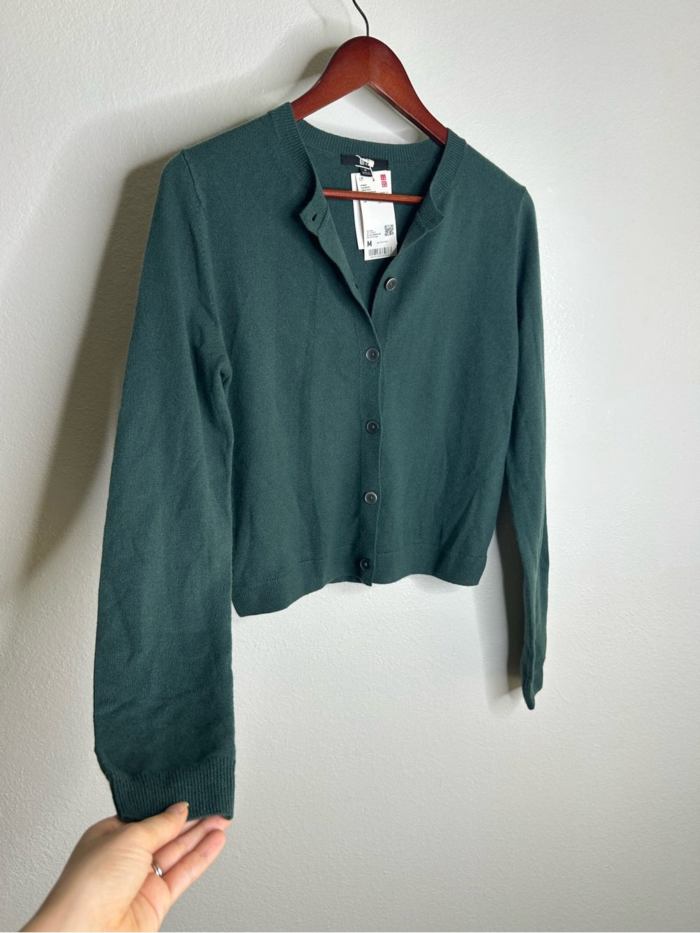 Uniqlo Uniqlo 100% Cashmere Crew Neck Button Down Cardigan Sweater in Olive Green - Cashmere
