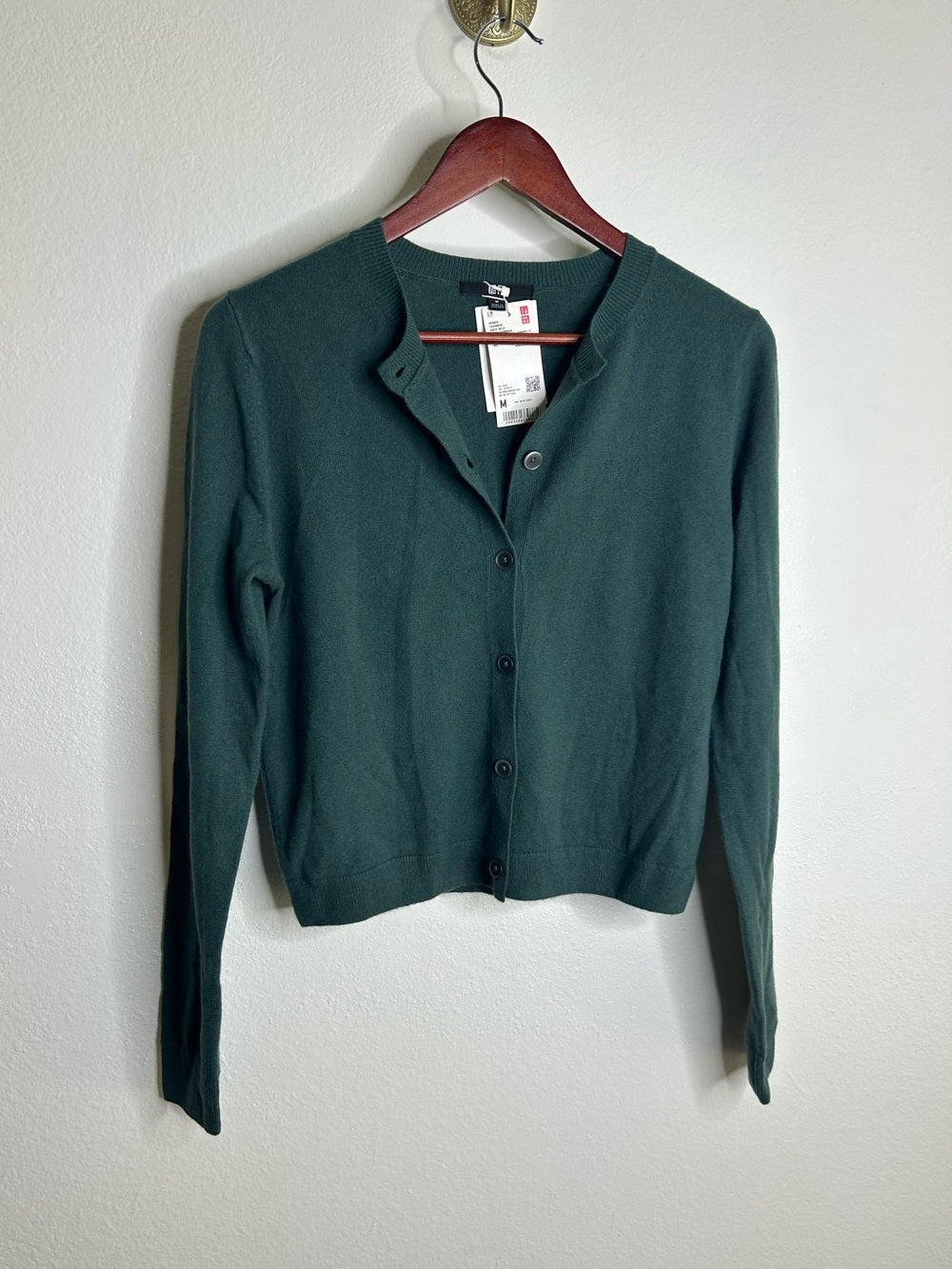 Uniqlo Uniqlo 100% Cashmere Crew Neck Button Down Cardigan Sweater in Olive Green - Cashmere