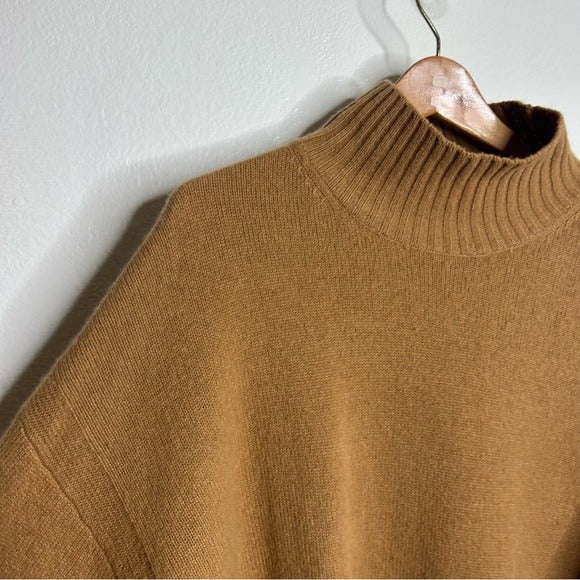 FRAME 100% Cashmere Oversized Turtleneck Sweater in Camel Heather