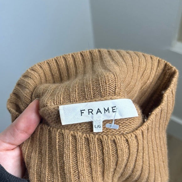 FRAME 100% Cashmere Oversized Turtleneck Sweater in Camel Heather