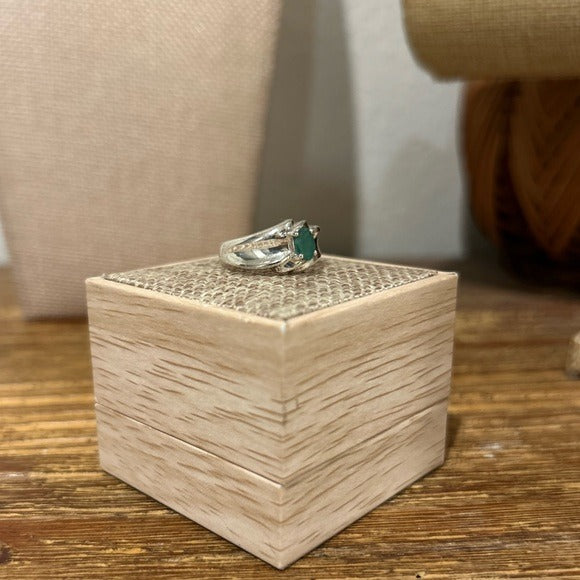 925 Sterling Silver Thick Band Ring Emerald Stone