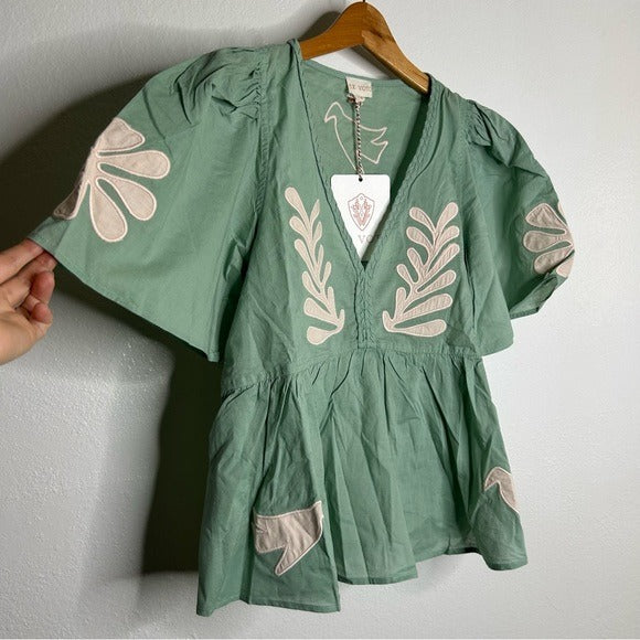 ex voto Ex Voto 100% Cotton Chloe Short Sleeve Blouse in Green - Cotton