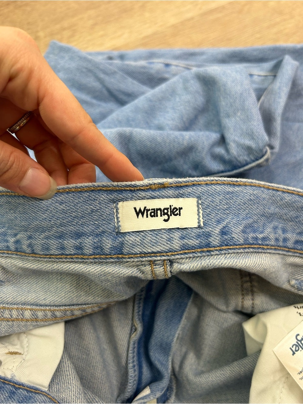 Wrangler 100% Cotton High Rise Wide Leg Worldwide 661 Soft Denim Jean