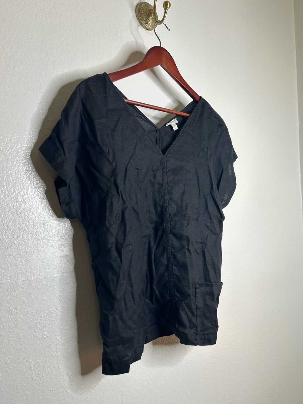 Garnet Hill 100% Linen Black V - Neck Short Sleeve Boxy Fit Blouse Top