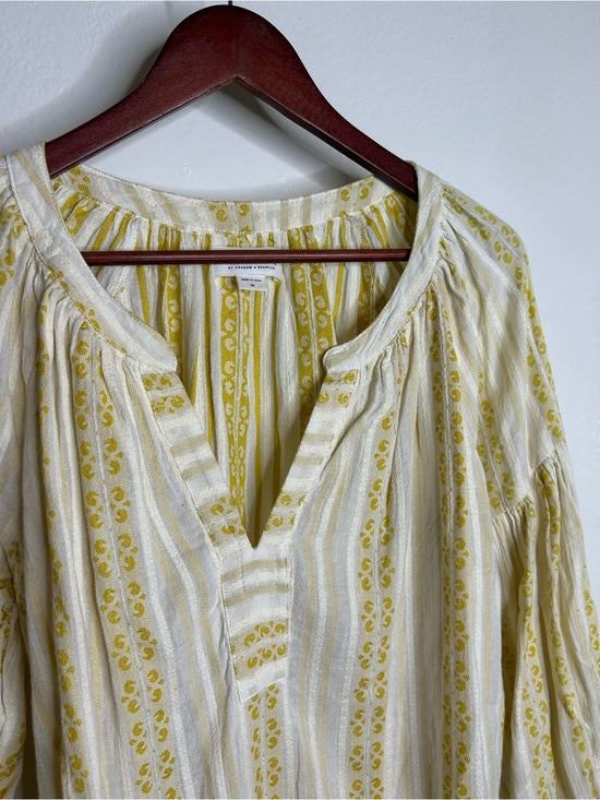 Velvet by Graham &amp; Spencer 100% Cotton V - Neck Yellow Cream Balloon Sleeve Top