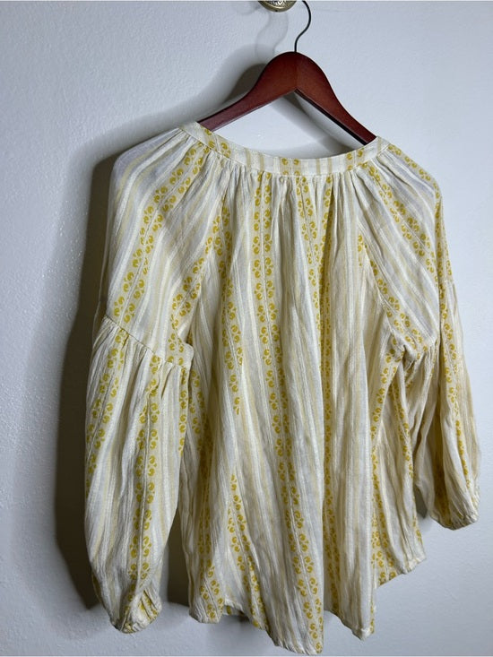 Velvet by Graham &amp; Spencer 100% Cotton V - Neck Yellow Cream Balloon Sleeve Top