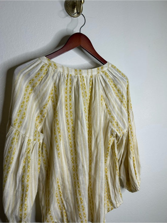 Velvet by Graham &amp; Spencer 100% Cotton V - Neck Yellow Cream Balloon Sleeve Top