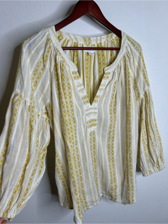 Velvet by Graham &amp; Spencer 100% Cotton V - Neck Yellow Cream Balloon Sleeve Top
