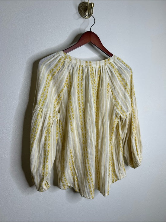 Velvet by Graham &amp; Spencer 100% Cotton V - Neck Yellow Cream Balloon Sleeve Top