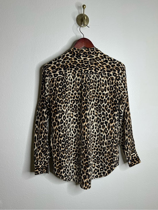 Equipment Femme 100% Silk Cheetah Animal Print Button Down Long Sleeve Blouse