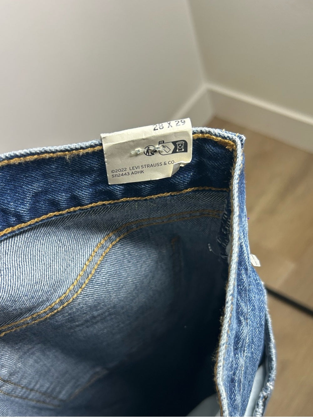 Levi's 100% Cotton Denim Middy Straight Leg Medium Wash Jean
