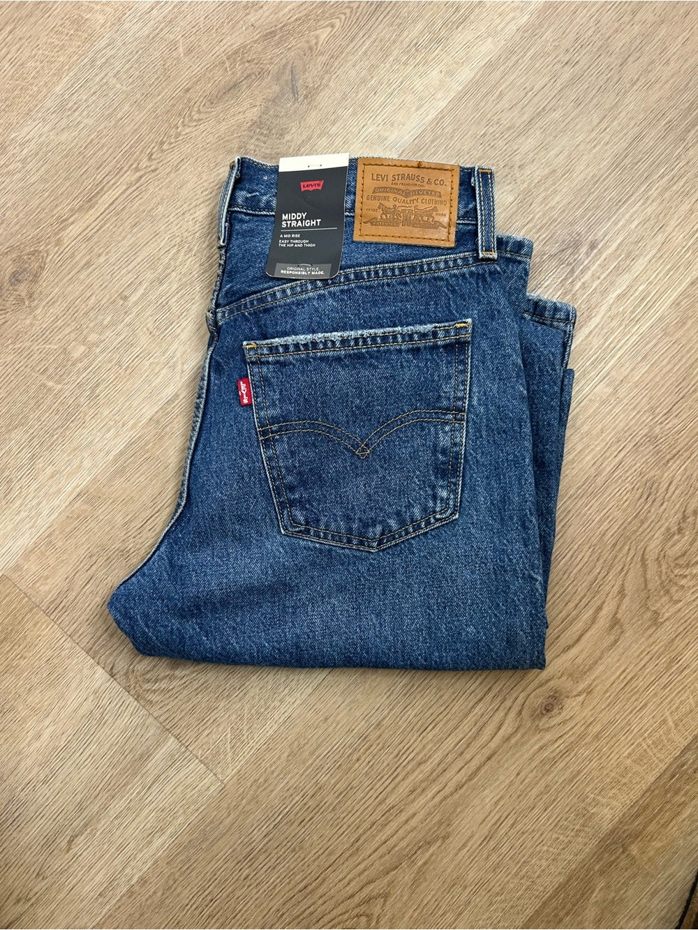 Levi&amp;#39;s Levi&amp;#39;s 100% Cotton Denim Middy Straight Leg Medium Wash Jean - Denim